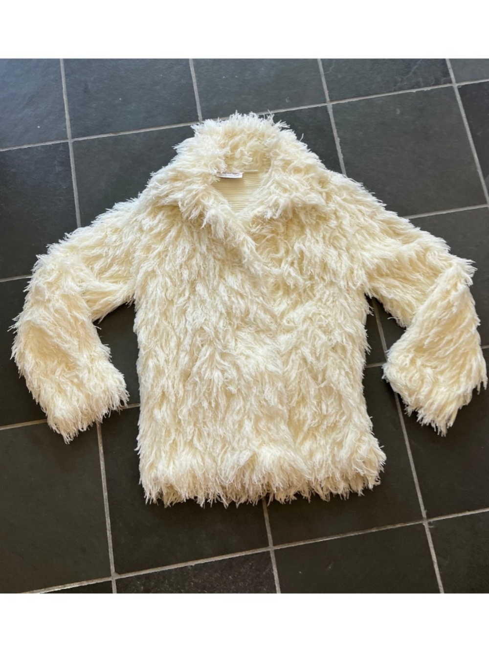 VTG Arissa Coat String Shag Faux Fur - White/Cream - Made In Hong Kong